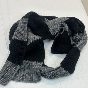 Cintelli galluzzo made in Italy Stylish Black and Gray striped Knit Scarf